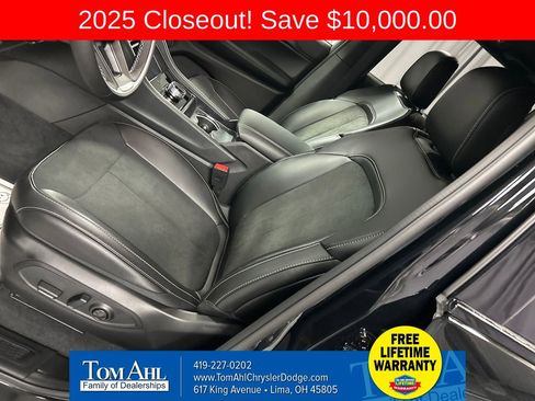 New 2025 Jeep Grand Cherokee Altitude image 10