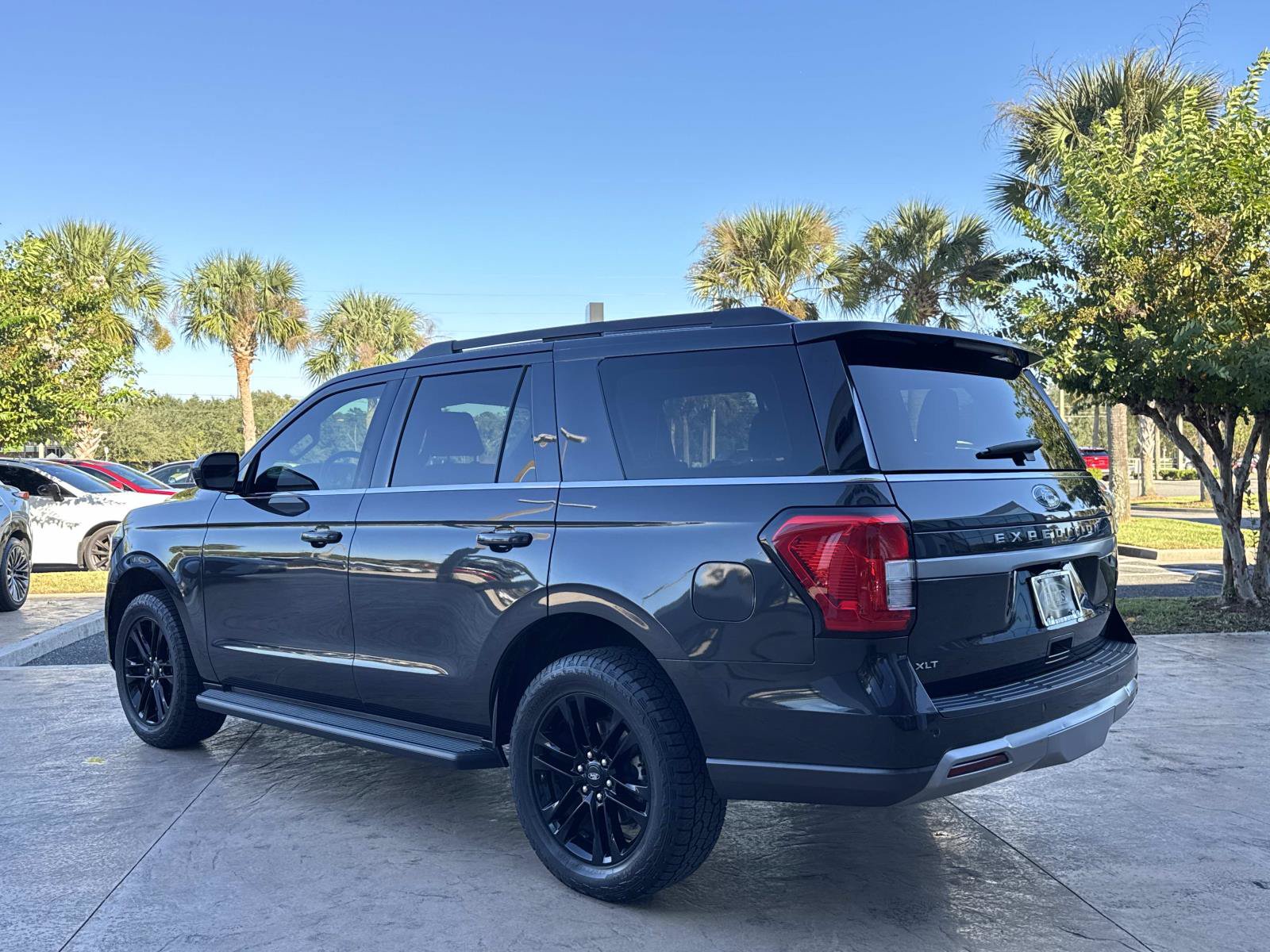 Used 2024 Ford Expedition XLT RWD image 6