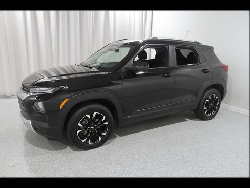 Used 2023 Chevrolet TrailBlazer LT w/ Convenience Package AWD/4WD image 3