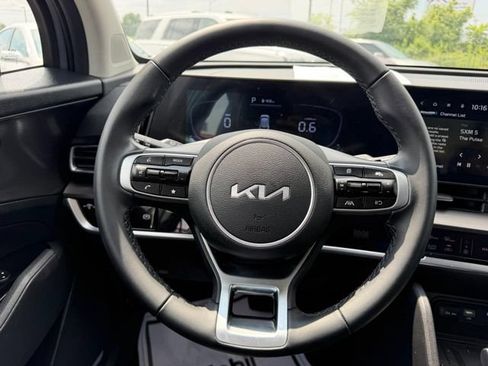 Used 2025 Kia Sportage EX FWD image 8