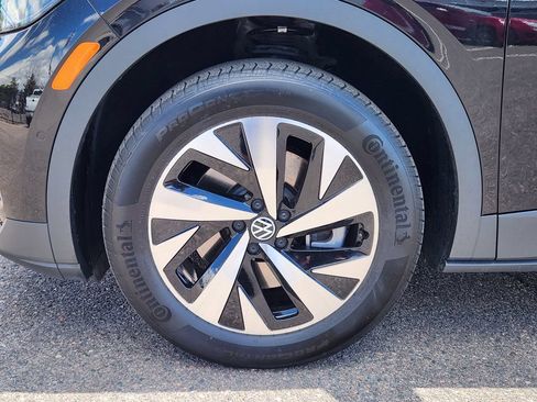 Certified 2023 Volkswagen ID.4 Pro AWD/4WD image 9