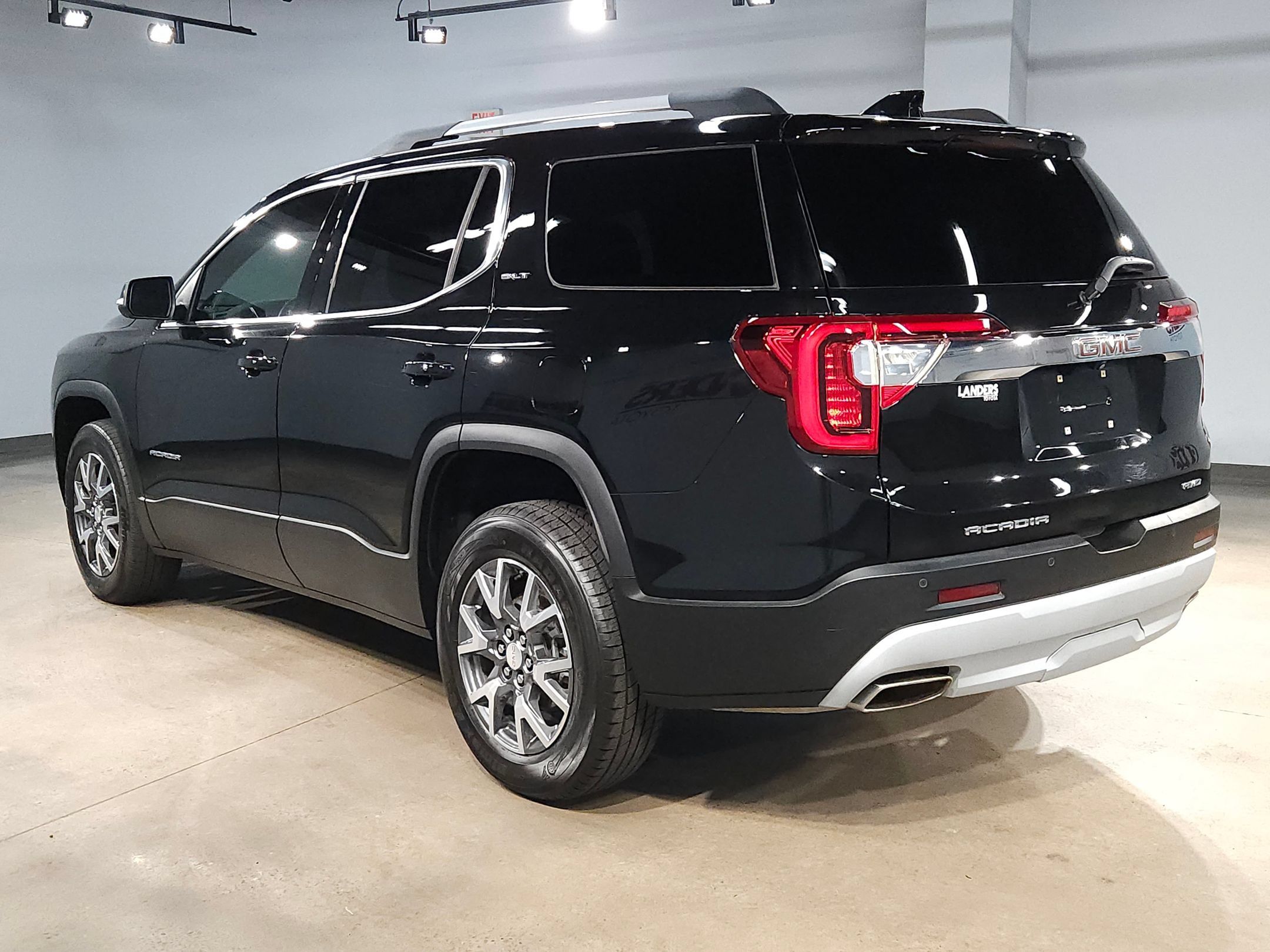 Used 2023 GMC Acadia SLT AWD/4WD image 5