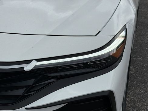 New 2026 Hyundai Elantra SE FWD image 9