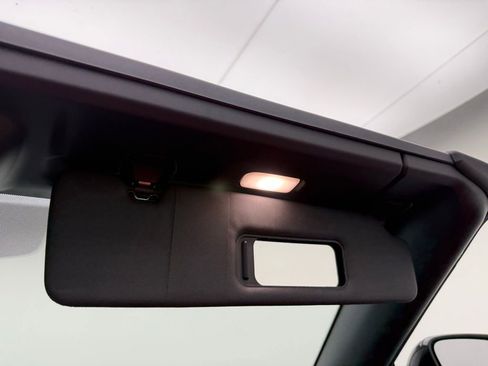 Used 2022 BMW Z4 M40i w/ Premium Package image 37