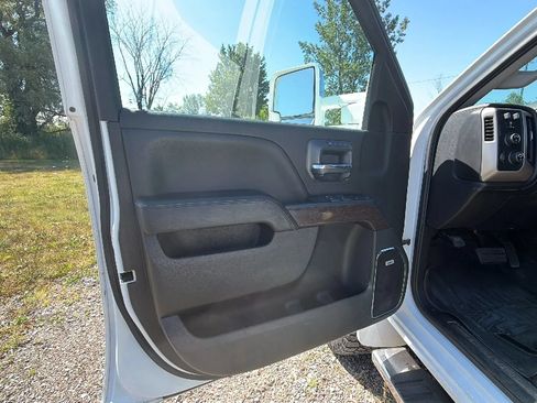 Used 2019 GMC Sierra 2500 Denali w/ Duramax Plus Package AWD/4WD image 13