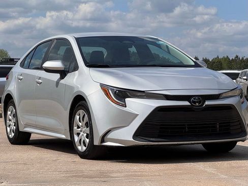 Used 2024 Toyota Corolla LE FWD image 8