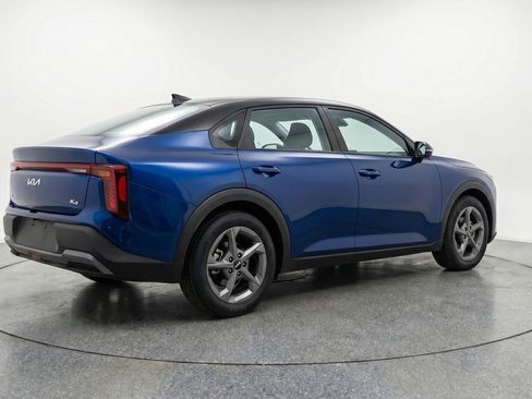 Used 2025 Kia K4 FWD image 9