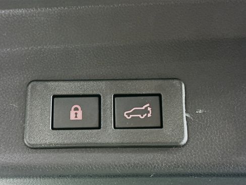 Used 2024 Subaru Ascent Premium w/ Convenience Package image 28