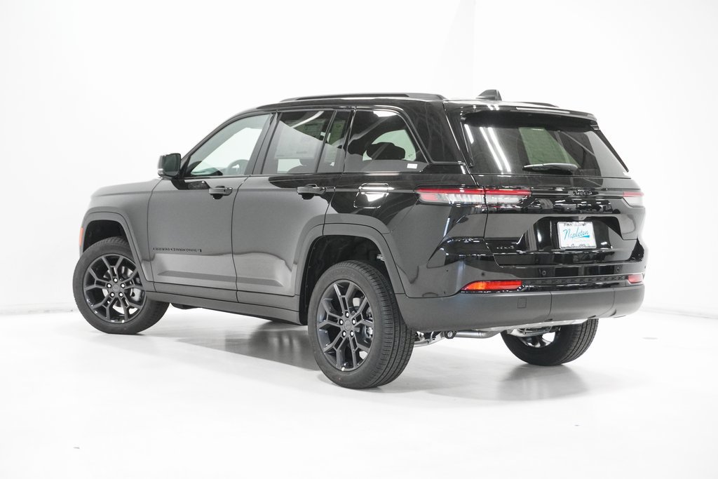 Used 2025 Jeep Grand Cherokee Limited AWD/4WD image 5