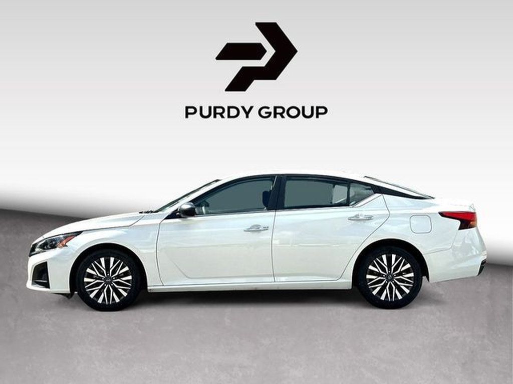 Used 2025 Nissan Altima 2.5 SV FWD image 5