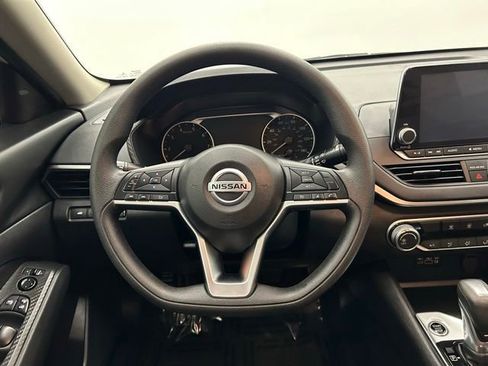 Used 2022 Nissan Altima 2.5 SV image 18