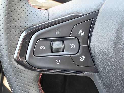 Used 2024 Chevrolet Trax RS w/ Driver Confidence Package FWD image 17