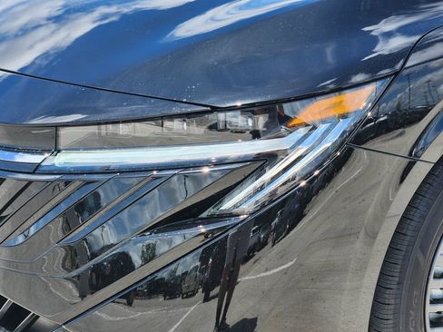 Used 2026 Nissan Sentra SV w/ SV Convenience Package FWD image 7