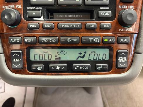 Used 2003 Toyota Avalon XLS FWD image 17