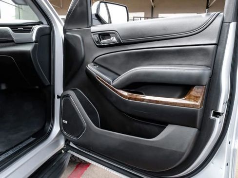 Used 2019 Chevrolet Suburban LT image 55