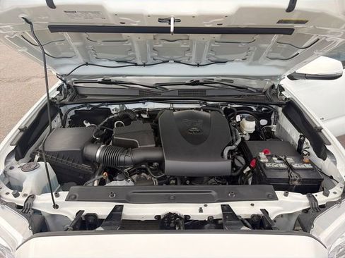 Used 2023 Toyota Tacoma SR5 w/ Technology Package AWD/4WD image 31