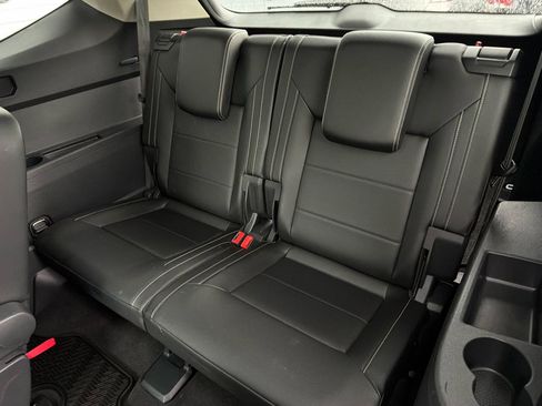 Used 2021 Volkswagen Atlas SE w/ Panoramic Sunroof Package AWD/4WD image 11