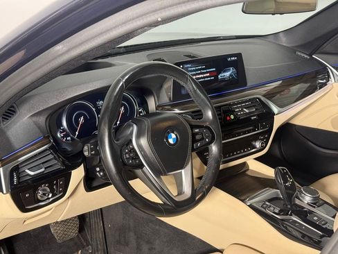 Used 2018 BMW 530e w/ Premium Package 2 RWD image 33