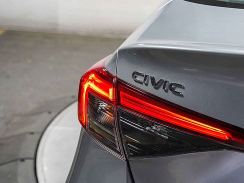 Used 2023 Honda Civic Sport image 11