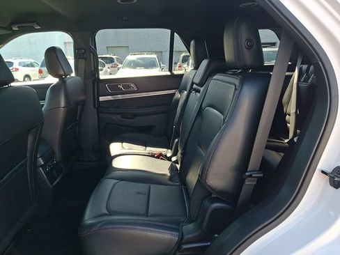 Used 2018 Ford Explorer Sport AWD/4WD image 10