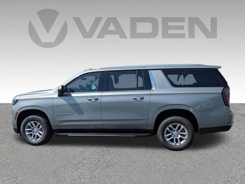 New 2026 Chevrolet Suburban LT w/ Comfort Package RWD image 31