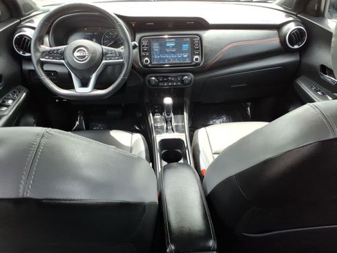 Used 2023 Nissan Kicks SR w/ SR Premium Package FWD image 12