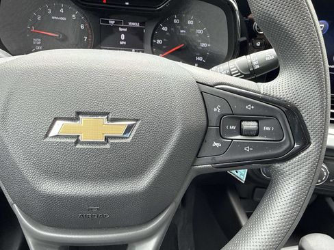Used 2026 Chevrolet Trax LS w/ LS Convenience Package FWD image 16