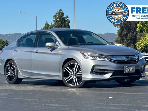 Used 2017 Honda Accord Touring image 1