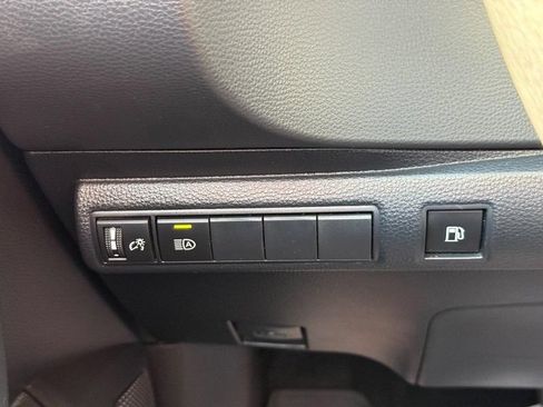 Used 2024 Toyota Corolla LE w/ LE Convenience Package FWD image 29