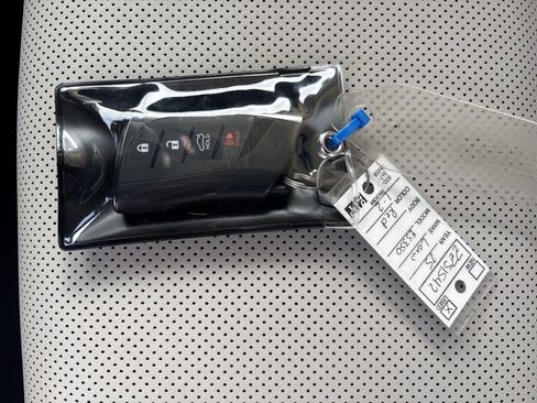 Certified 2025 Lexus ES 350 w/ Premium Package image 37