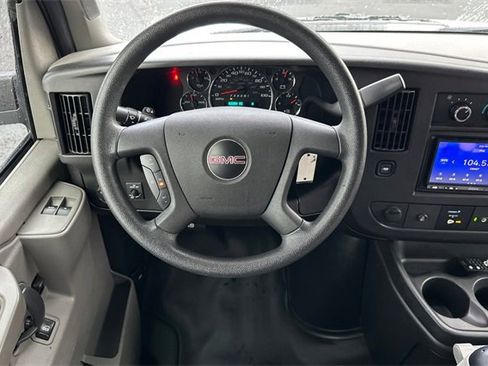 Used 2018 GMC Savana 3500 LT w/ LT Preferred Equipment Group image 17