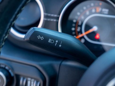 Used 2020 Jeep Wrangler Unlimited Sahara w/ Dual Top Group image 13