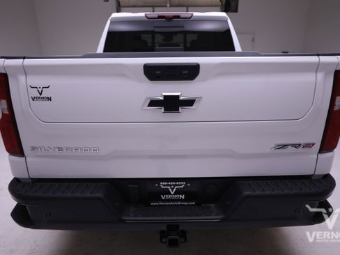 New 2026 Chevrolet Silverado 1500 ZR2 image 4