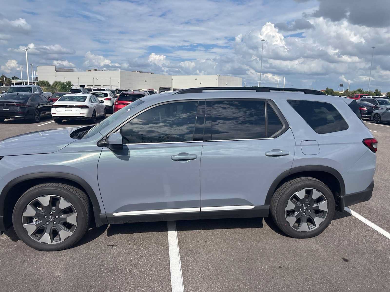Used 2026 Honda Pilot Elite image 2