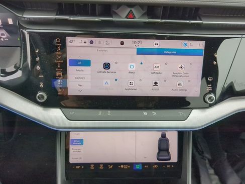 Used 2025 Jeep Wagoneer S Launch Edition image 15