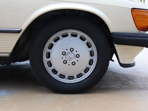 Used 1987 Mercedes-Benz 560 SL image 11