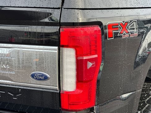 Used 2017 Ford F250 Platinum w/ Platinum Ultimate Package image 26