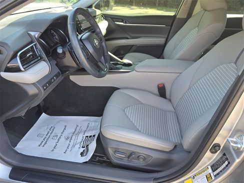 Used 2021 Toyota Camry SE image 24