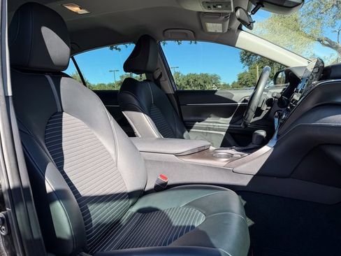 Used 2023 Toyota Camry SE image 15