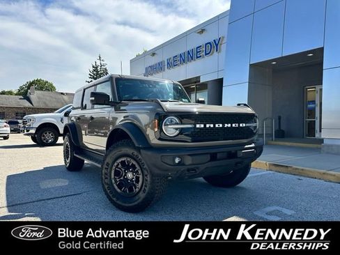 Certified 2025 Ford Bronco Outer Banks w/ Sasquatch Package AWD/4WD image 1