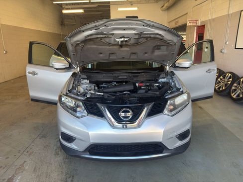 Used 2015 Nissan Rogue SV w/ SV Premium Package image 8