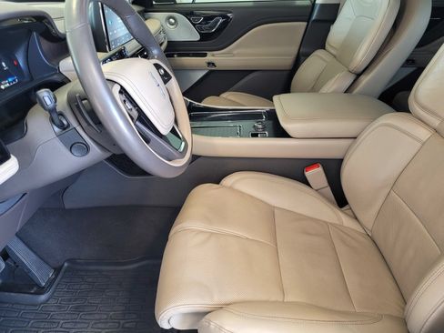 Certified 2021 Lincoln Aviator Grand Touring w/ Equipment Group 302A AWD/4WD image 21