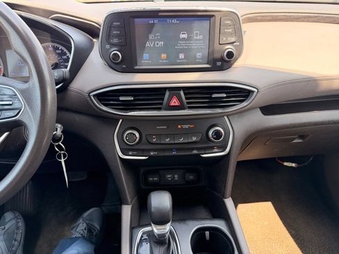 Used 2019 Hyundai Santa Fe SE AWD/4WD image 4