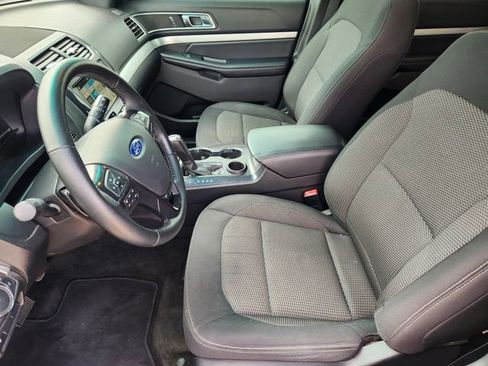 Used 2017 Ford Explorer XLT w/ Equipment Group 201A image 13