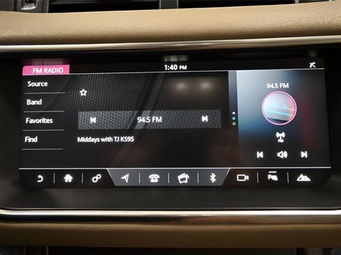 Used 2018 Land Rover Range Rover Evoque SE Premium AWD/4WD image 29