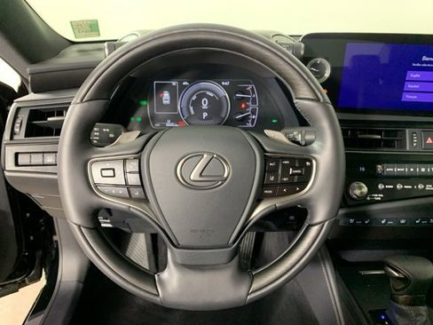 Used 2025 Lexus ES 300h w/ Luxury Package image 22