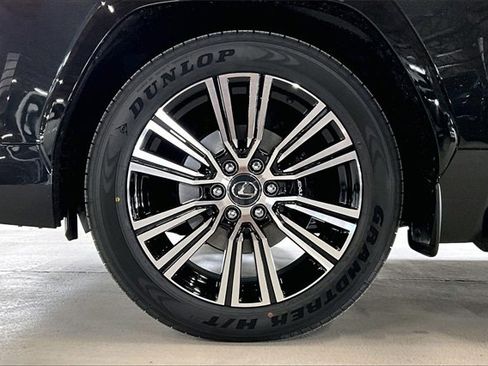 New 2026 Lexus LX 600 4WD w/ Luxury Package image 12