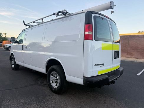 Used 2013 Chevrolet Express 2500 image 5