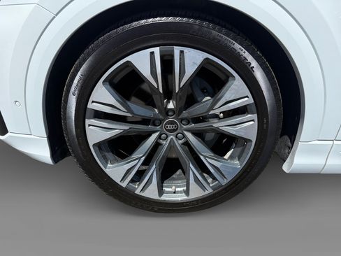 Used 2025 Audi Q8 Prestige AWD/4WD image 9