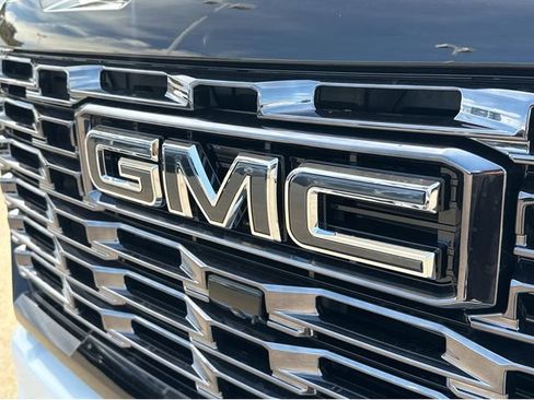 New 2025 GMC Sierra 2500 Denali Ultimate image 38
